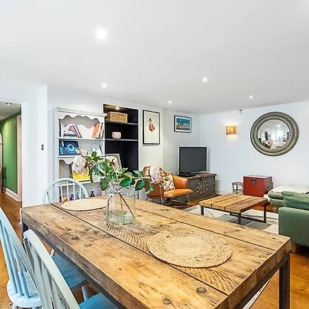 Cottage Style Three Bedroom House London Exterior foto